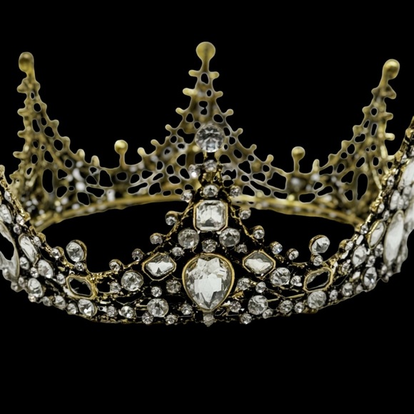 A stunning CROWN! Vintage one of a kind bridal crown for wedding veil decor - Picture 5 of 8